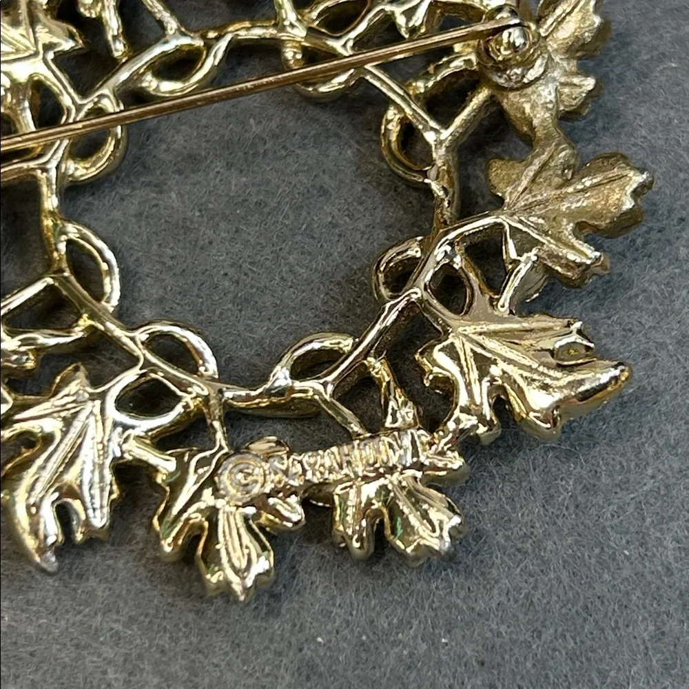 1968 Sarah Coventry Gold and Silver Leaf Brooch